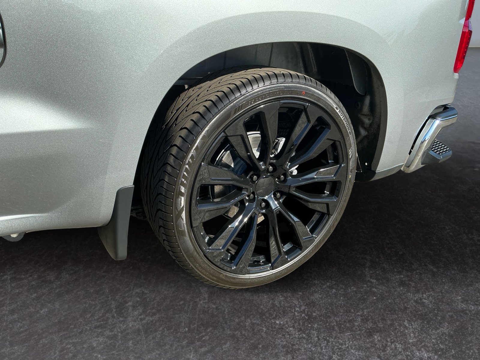 Used 2025 Chevrolet Silverado 1500 W/T w/ Trailering Package image 10