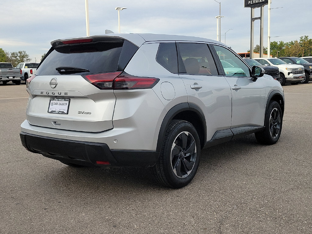 Used 2024 Nissan Rogue SV AWD/4WD image 13