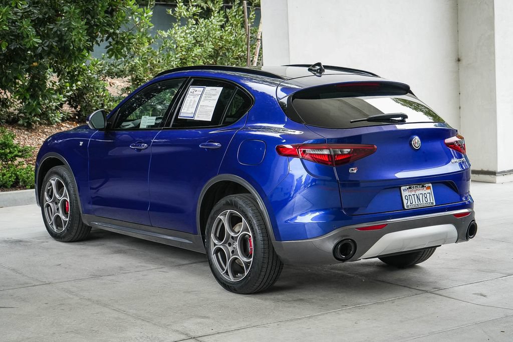 Used 2022 Alfa Romeo Stelvio Ti AWD/4WD image 4