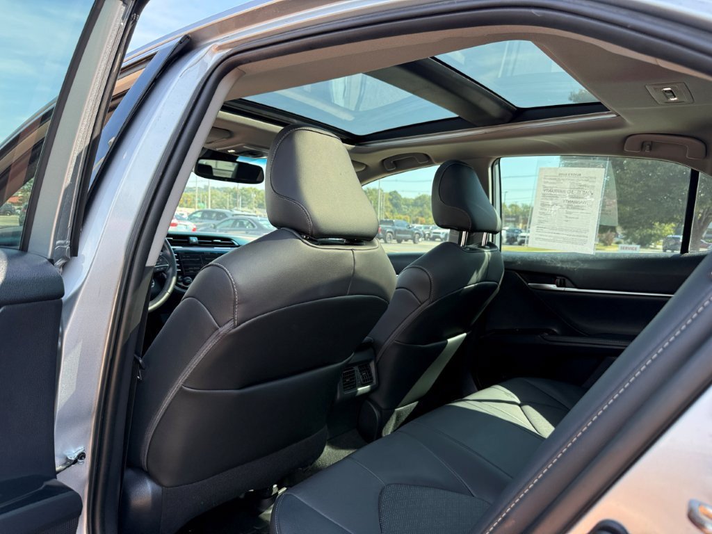 Used 2020 Toyota Camry XSE FWD image 15