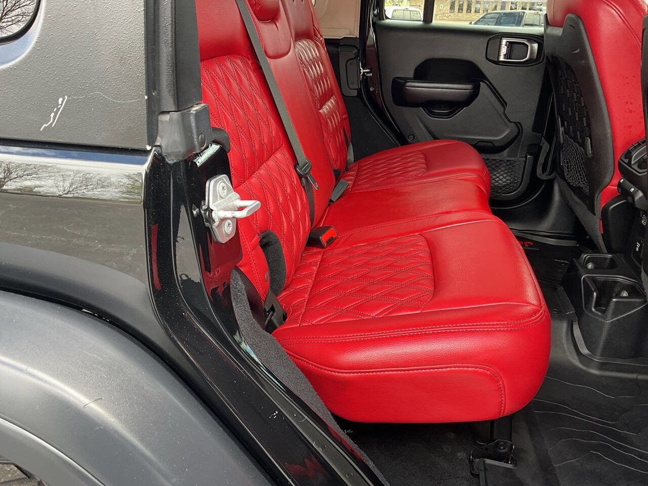 Used 2019 Jeep Wrangler Unlimited Rubicon image 31