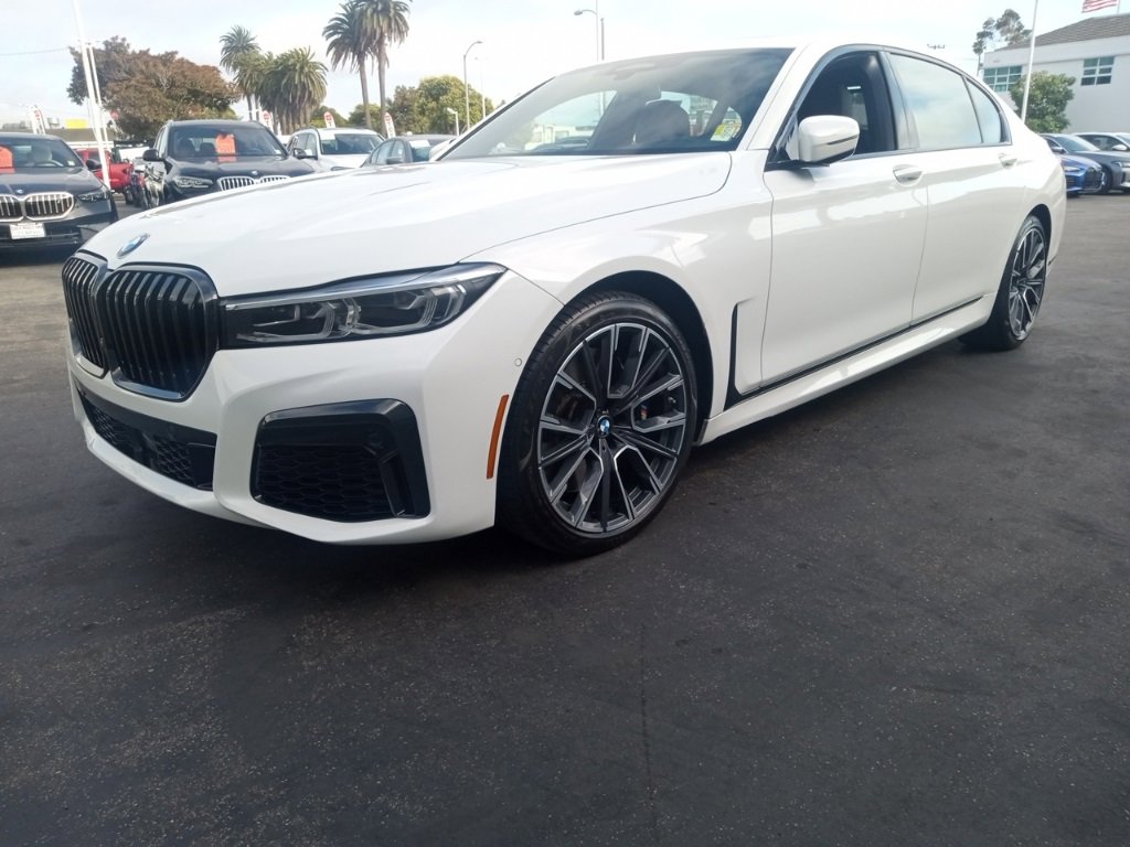 Used 2022 BMW 750i xDrive w/ Autobahn Package image 3