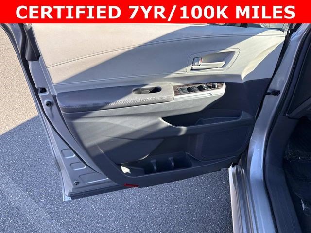Used 2024 Toyota Sienna LE image 13