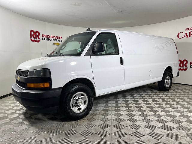 Used 2022 Chevrolet Express 2500 Extended w/ Driver Convenience Package RWD image 3