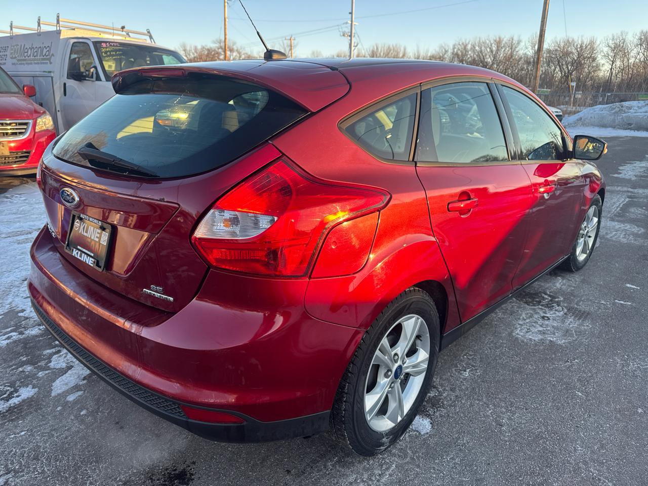Used 2013 Ford Focus SE w/ SE Winter Pkg FWD image 5