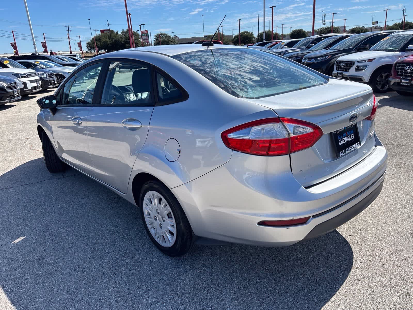 Used 2018 Ford Fiesta S FWD image 8