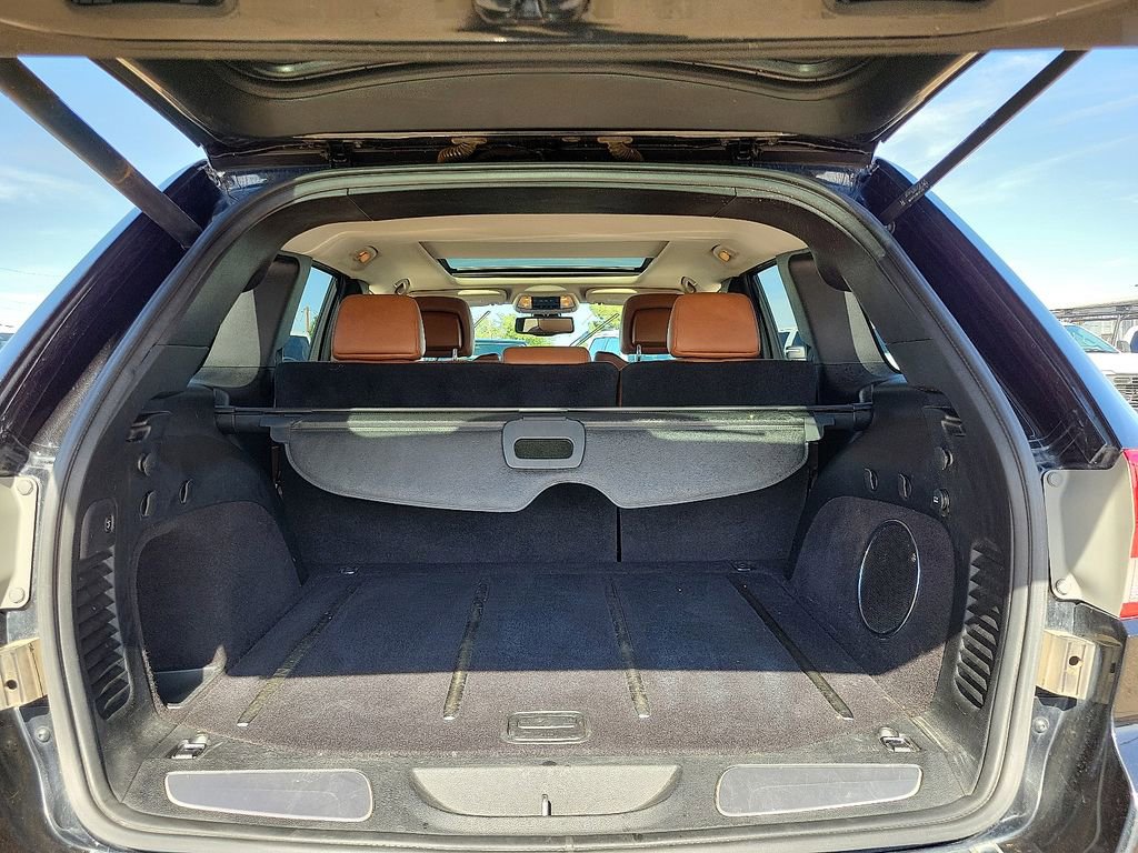 Used 2013 Jeep Grand Cherokee Overland w/ Advance Technology Group AWD/4WD image 15