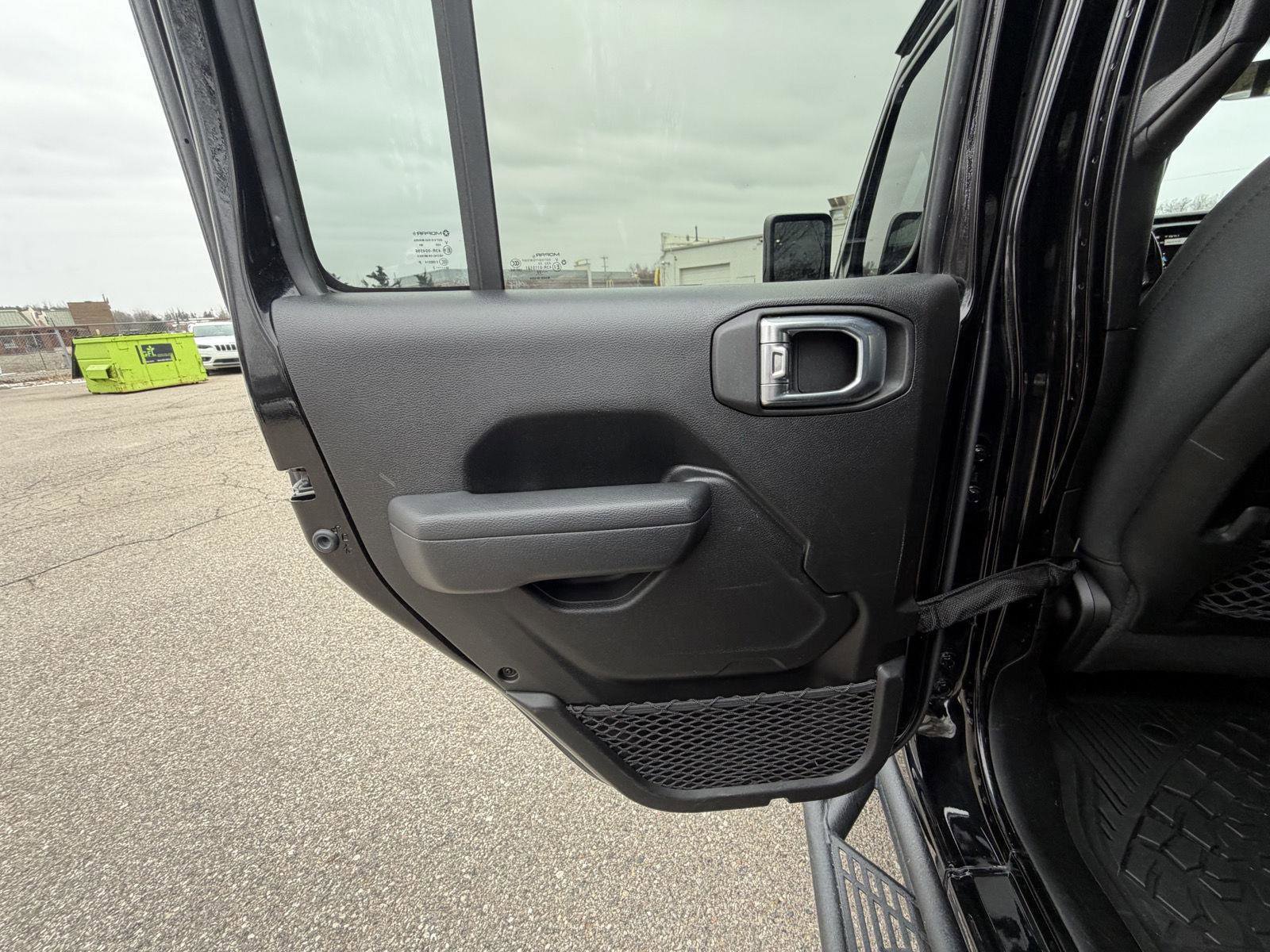 Used 2022 Jeep Gladiator Mojave w/ Cold Weather Group image 25