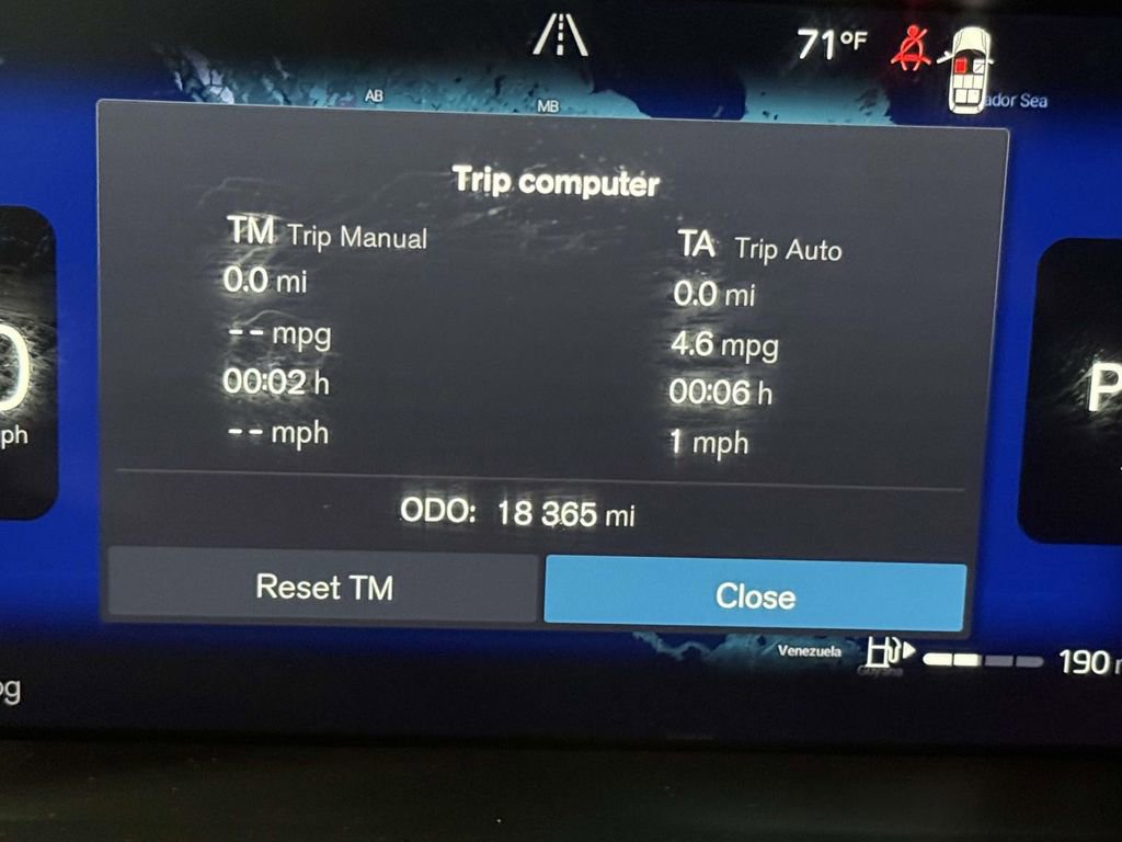 Used 2025 Volvo XC90 B6 Plus image 5