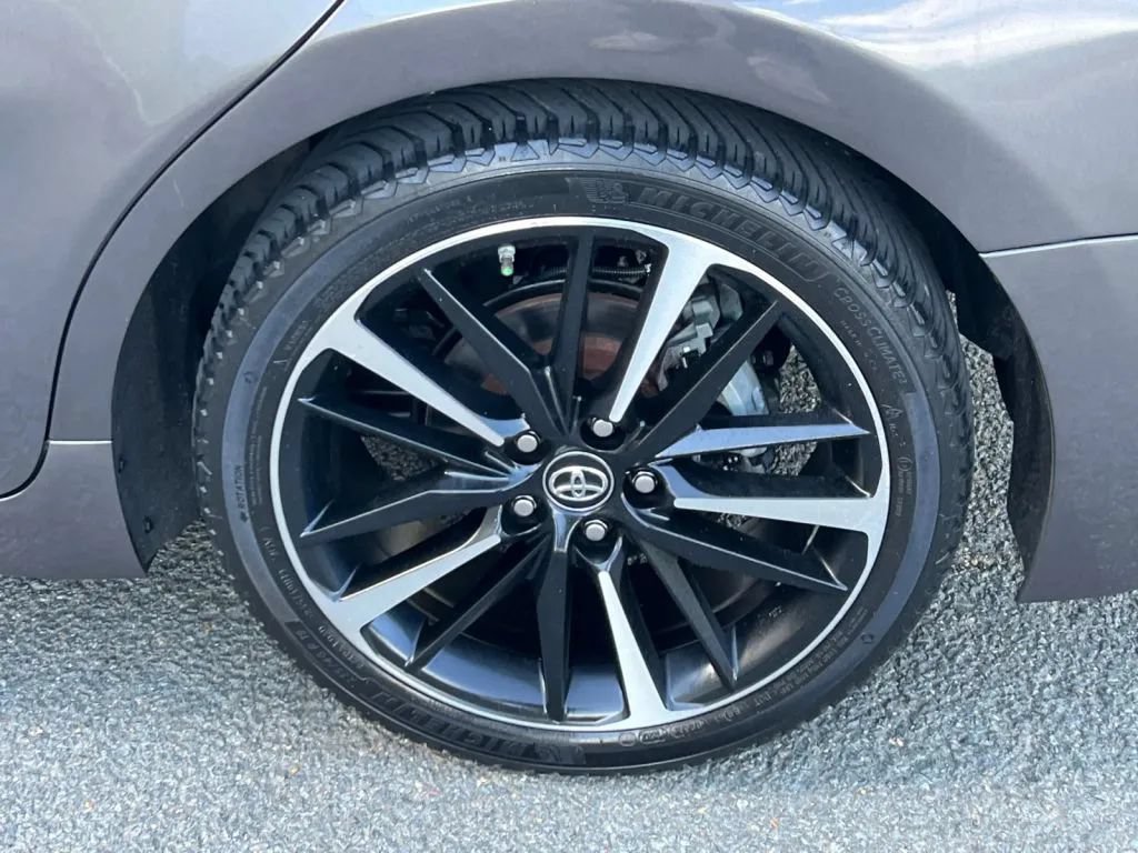Used 2018 Toyota Camry XSE FWD image 37