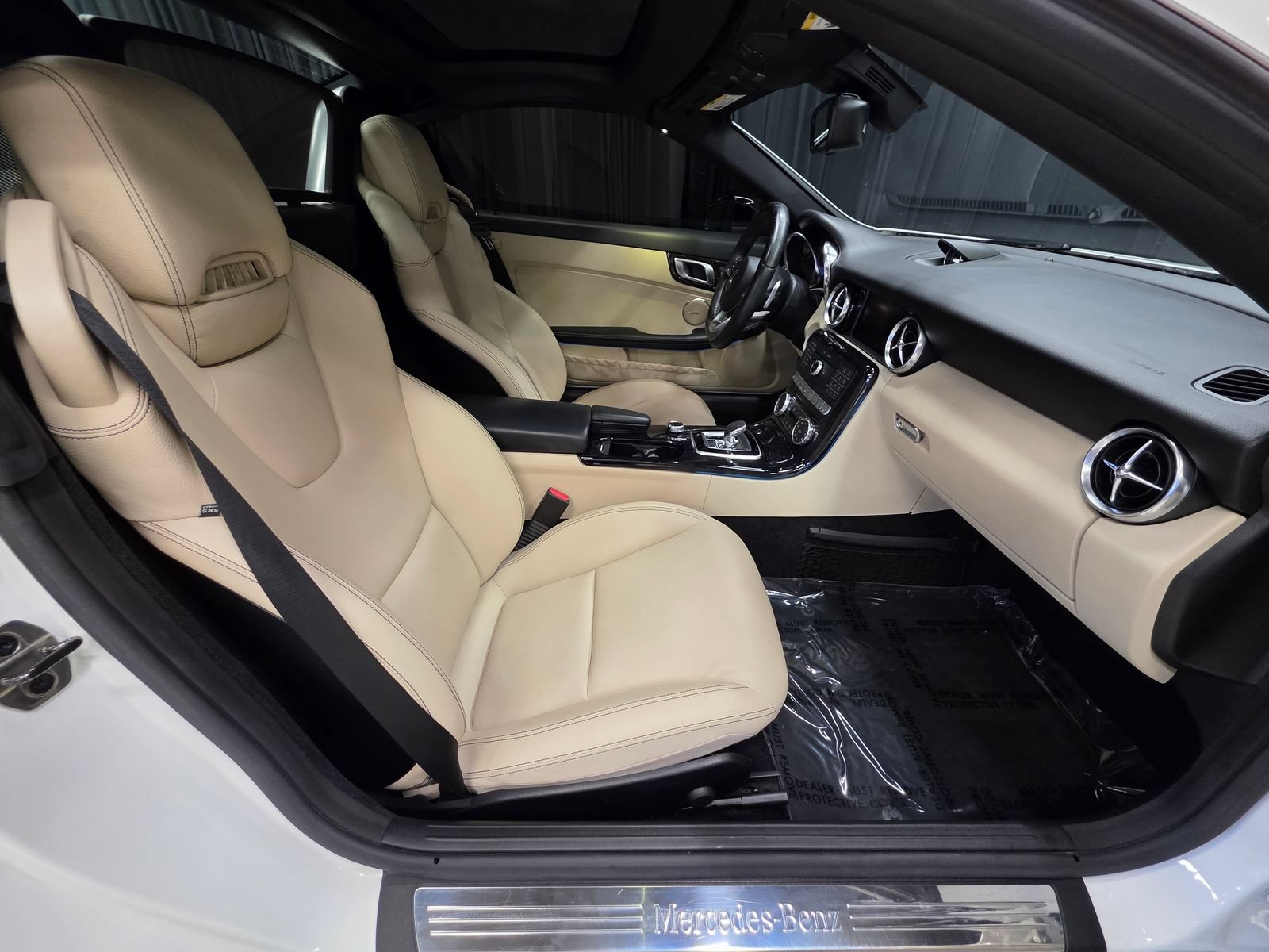 Used 2019 Mercedes-Benz SLC 300 image 32