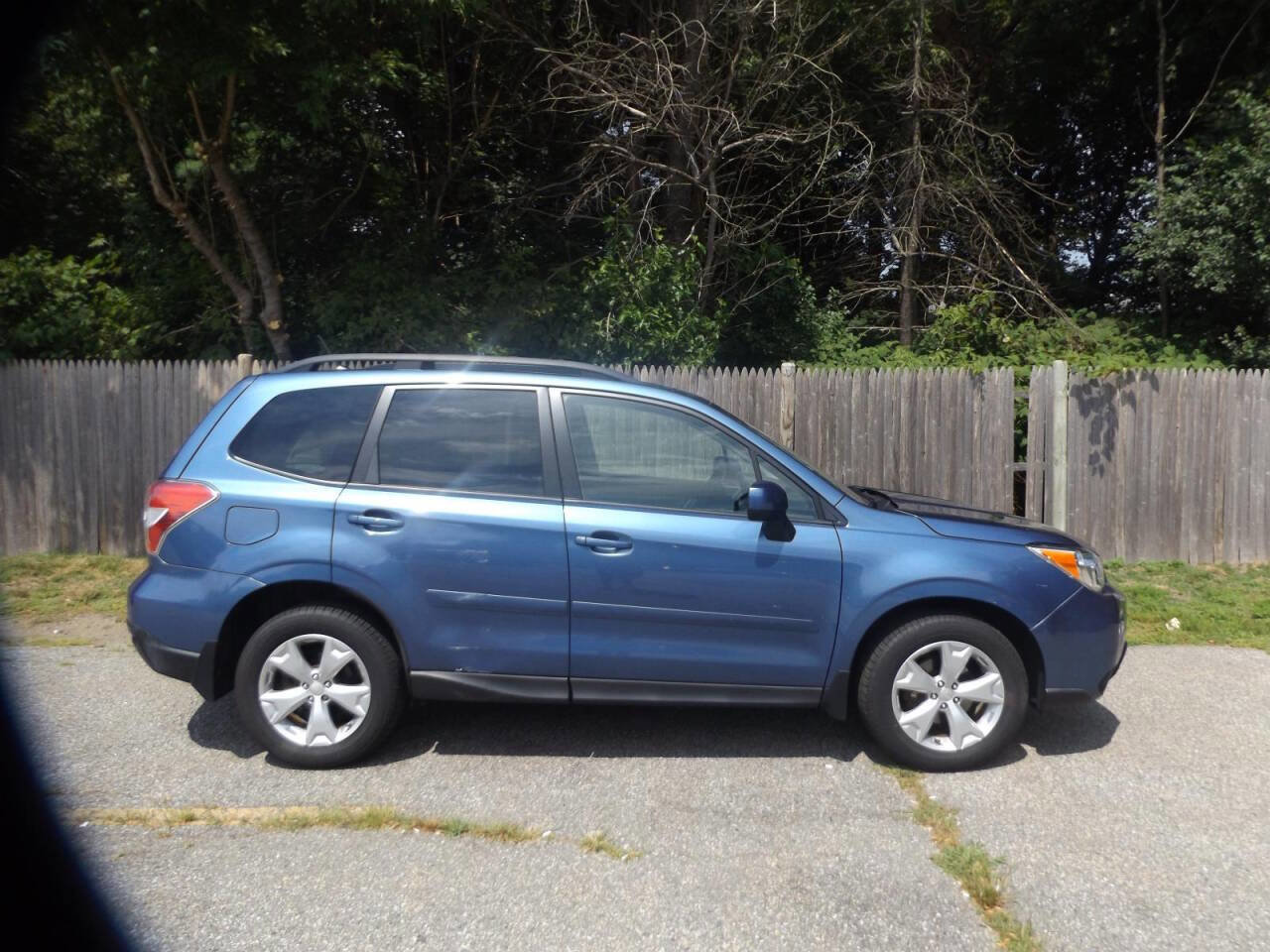 Used 2015 Subaru Forester 2.5i Premium w/ All-Weather Package image 8