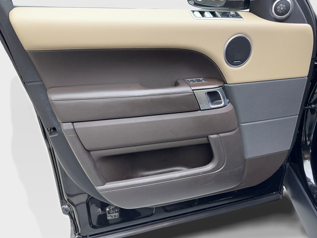 Used 2022 Land Rover Range Rover Sport HSE Silver Edition image 32