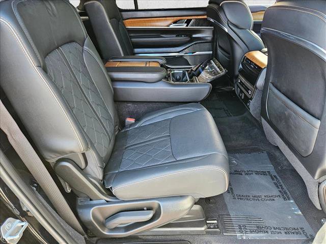 Used 2022 Jeep Grand Wagoneer Series III image 24