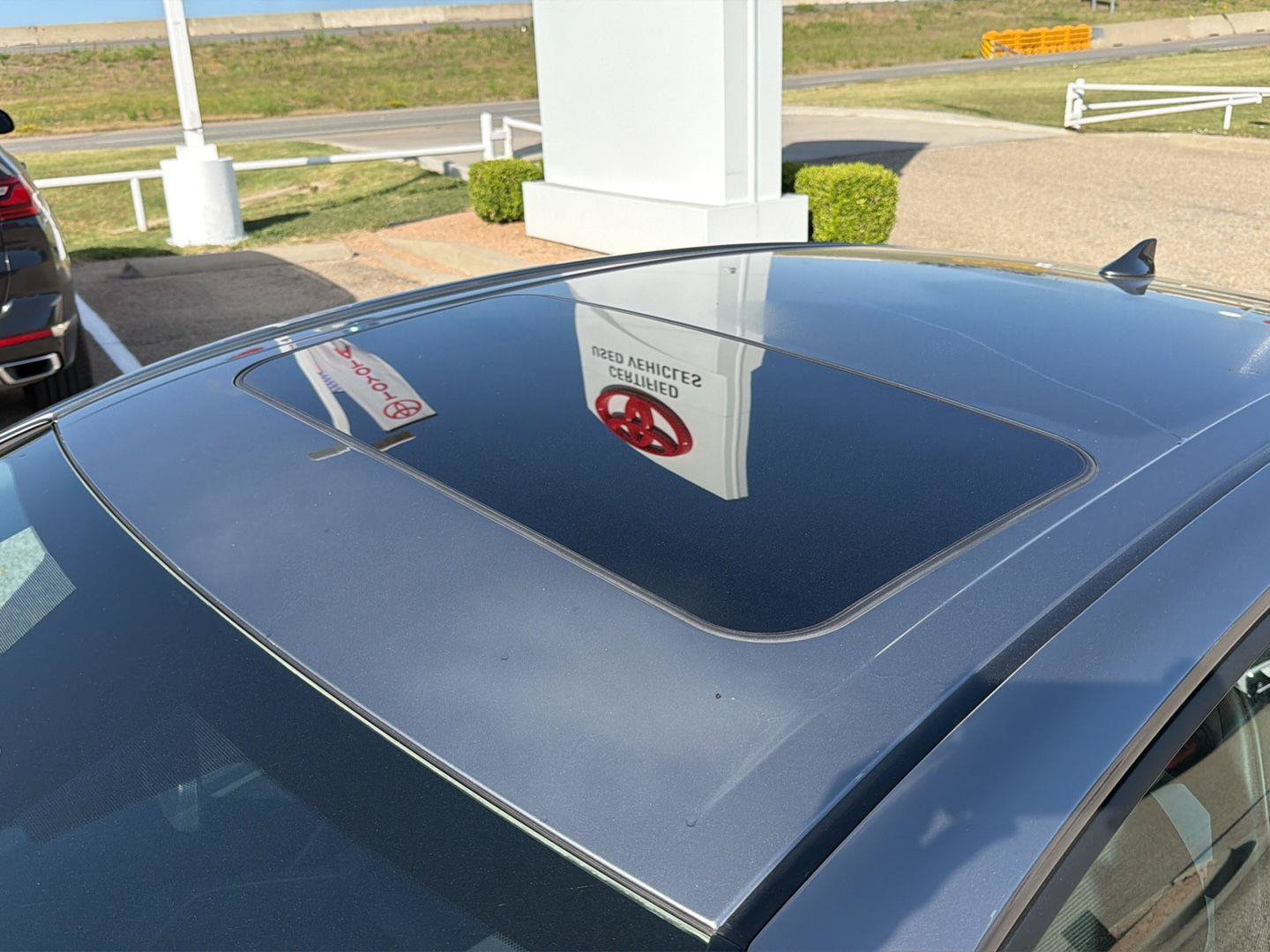 Used 2025 Toyota Camry SE FWD image 11