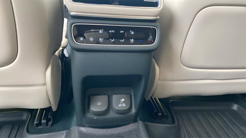 Used 2025 Genesis GV80 3.5T Prestige image 11