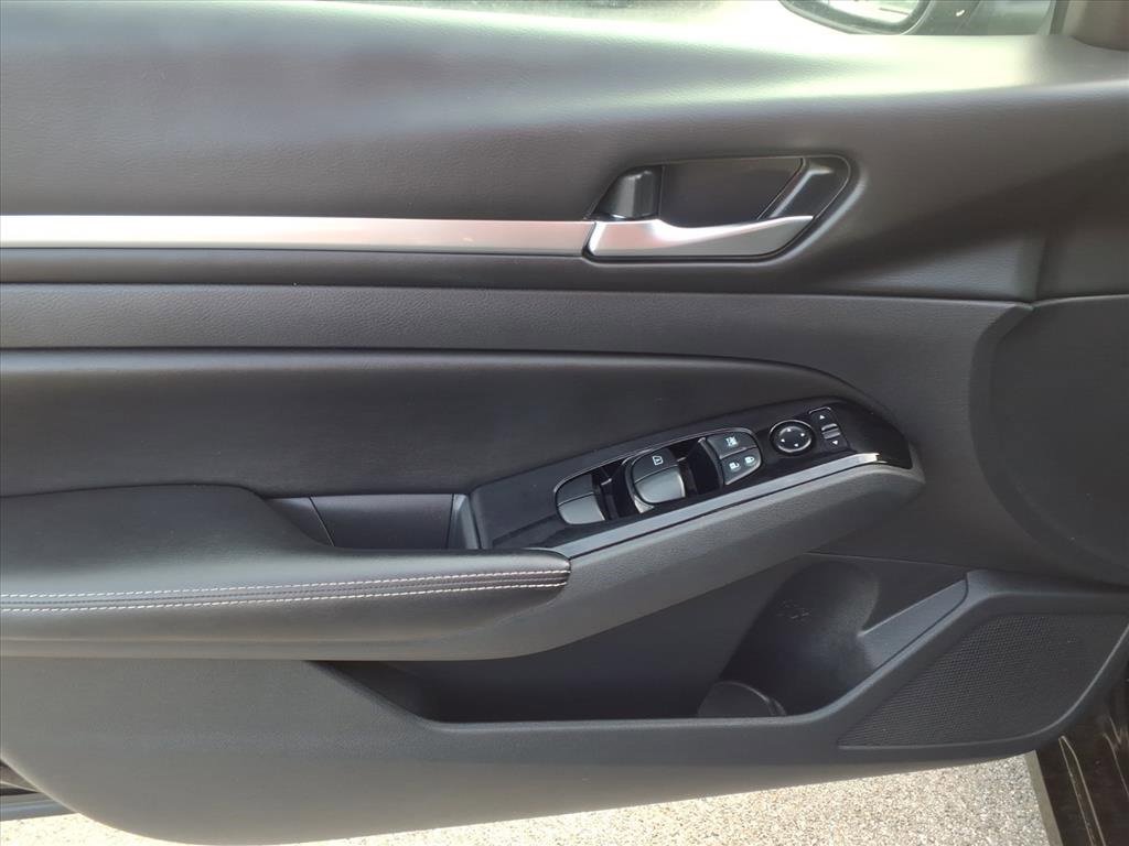 Used 2023 Nissan Altima 2.5 SV image 13