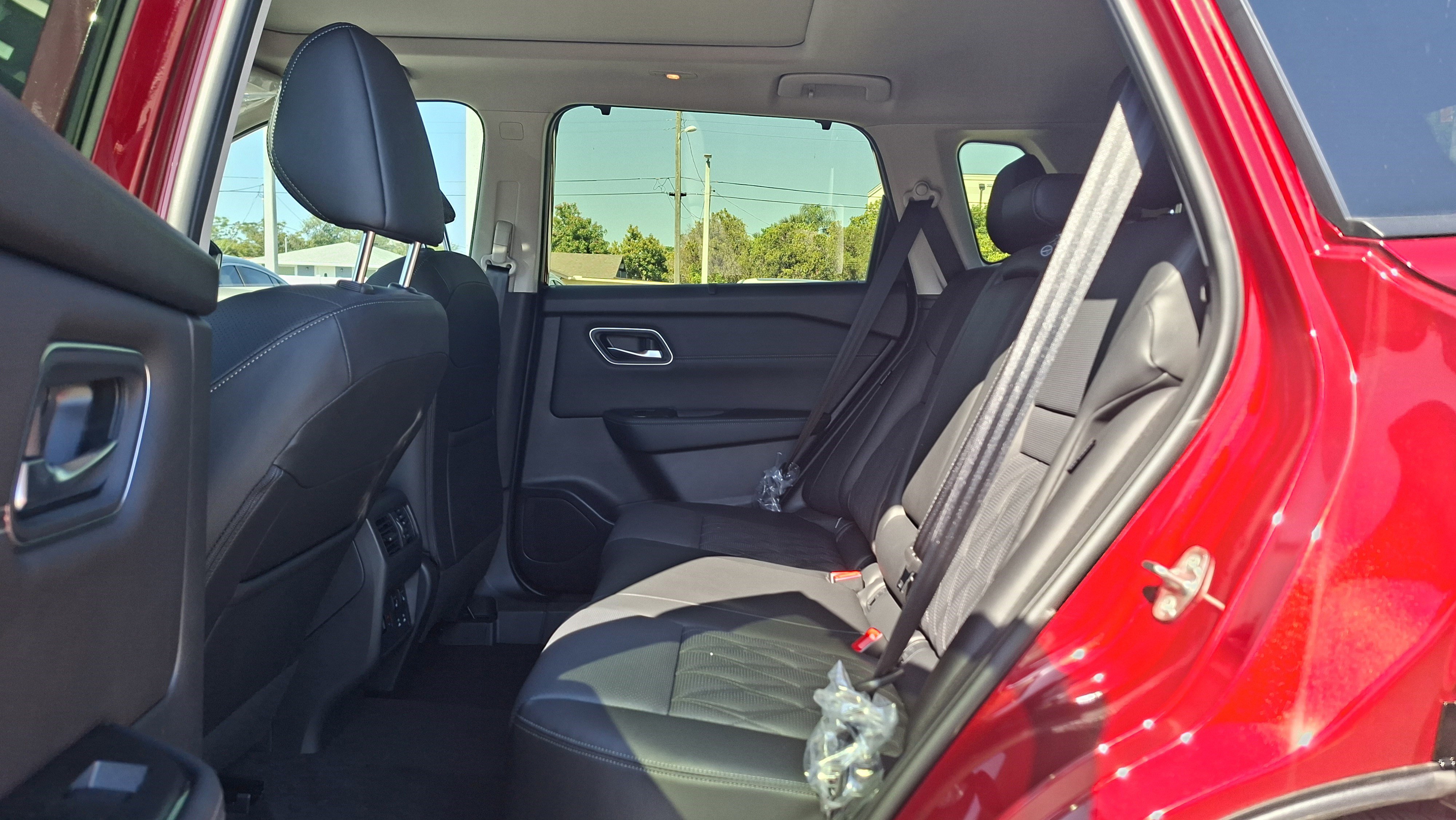 New 2026 Nissan Rogue Platinum image 15