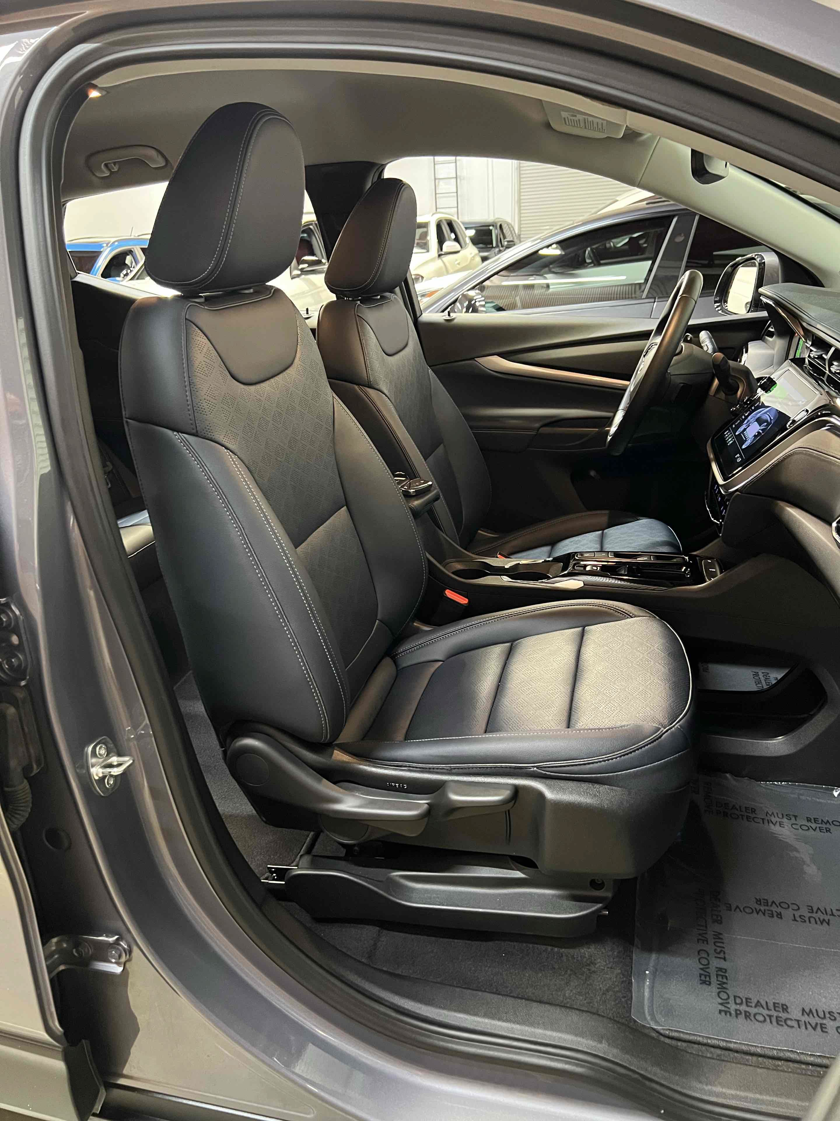 Used 2022 Chevrolet Bolt EUV LT w/ Convenience Package FWD image 33