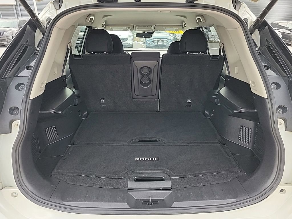 Used 2019 Nissan Rogue SV image 10