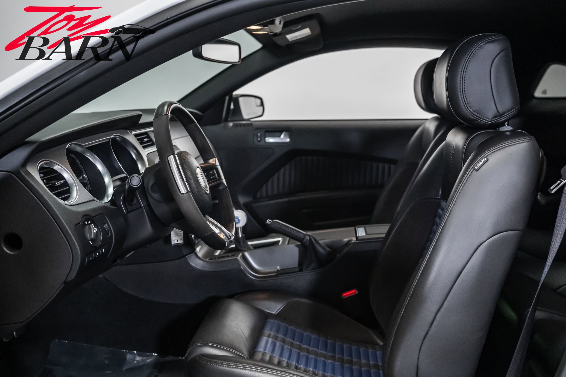 Used 2014 Ford Mustang Shelby GT500 w/ Equipment Group 821A image 25