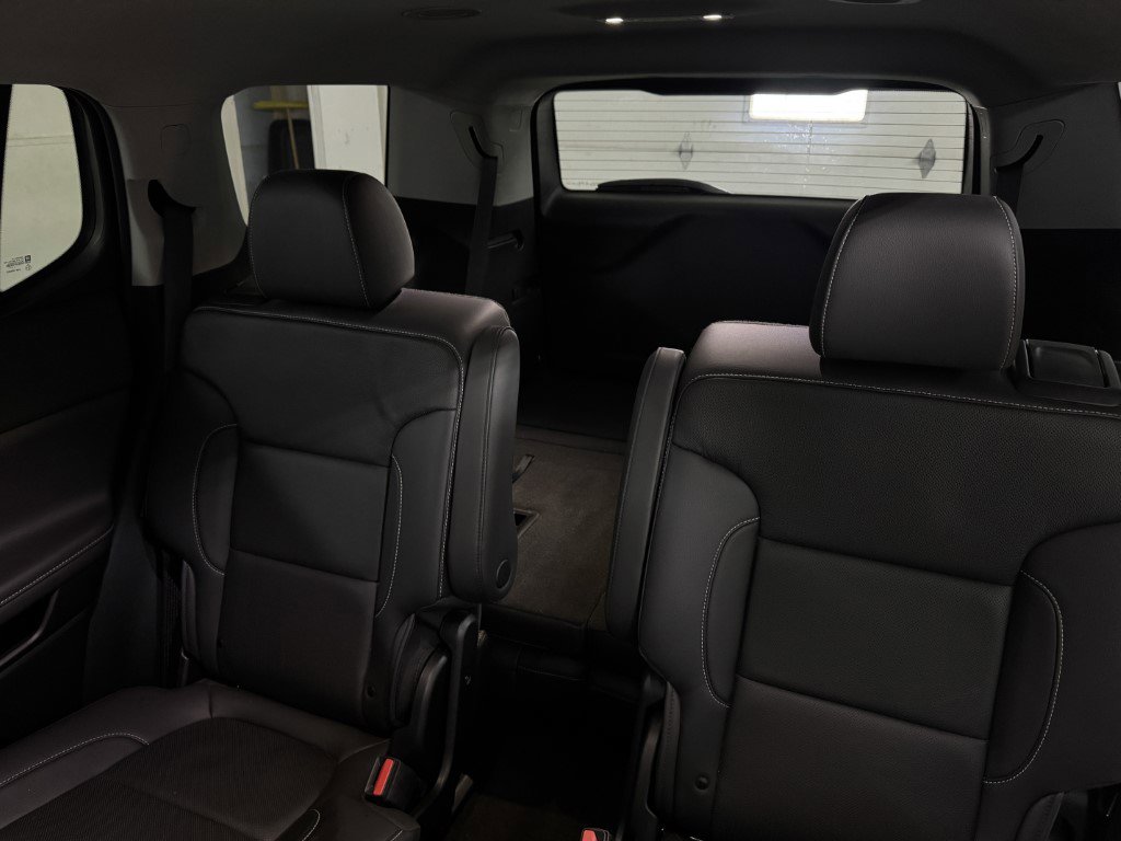 Used 2023 GMC Acadia SLT image 44