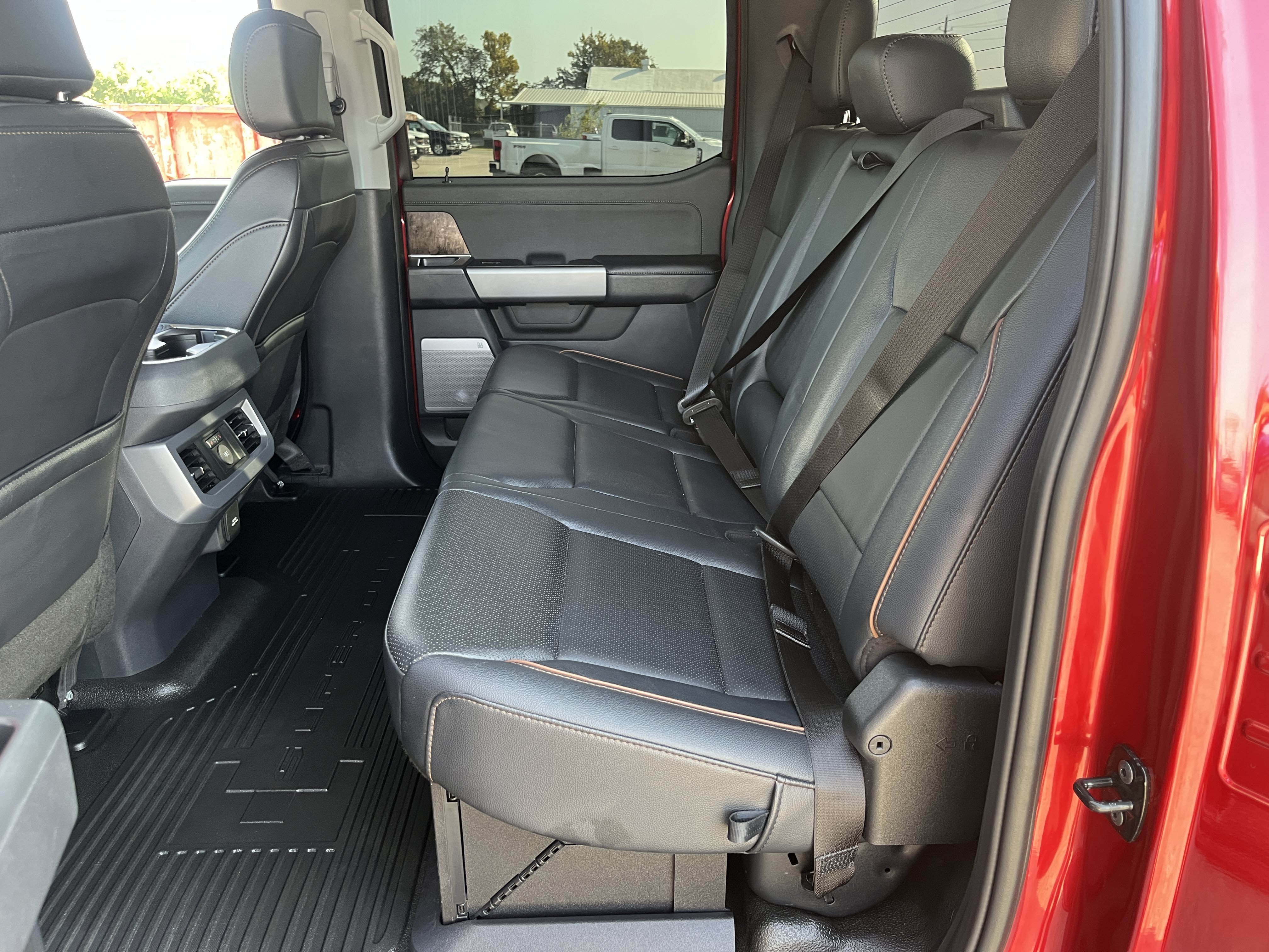 Used 2026 Ford F350 Lariat w/ FX4 Off-Road Package AWD/4WD image 36