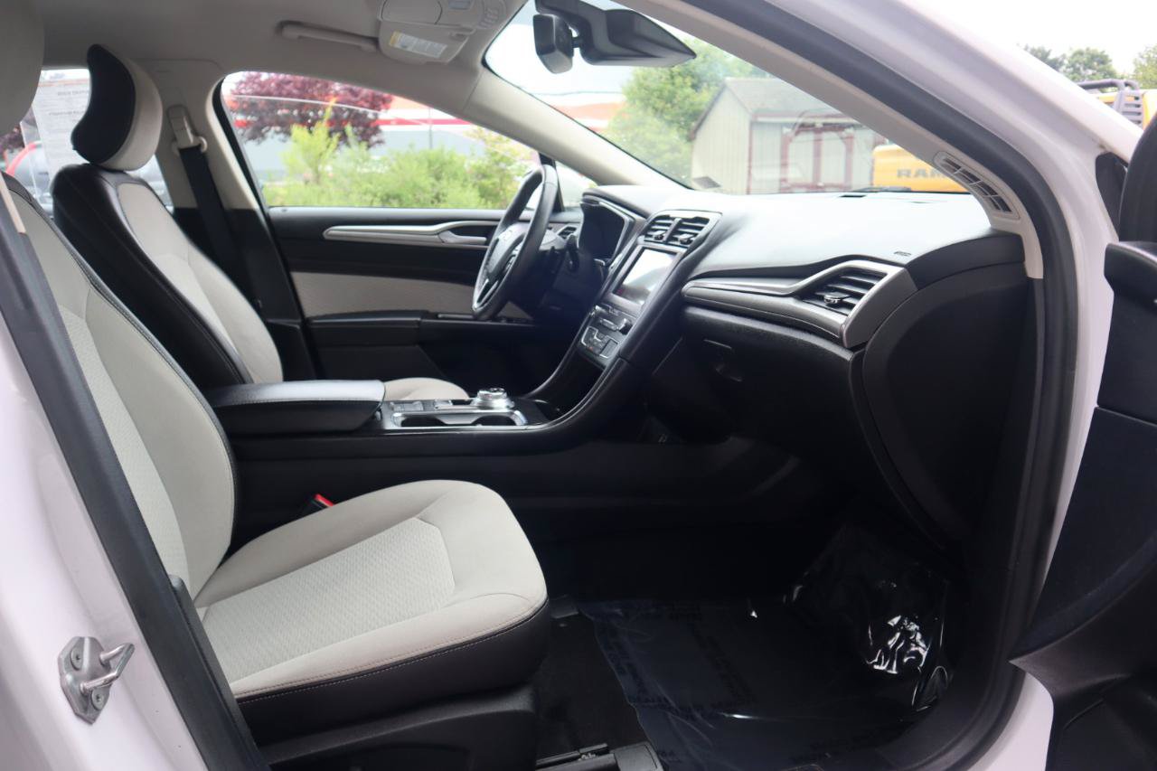 Used 2019 Ford Fusion SE w/ Equipment Group 151A FWD image 38