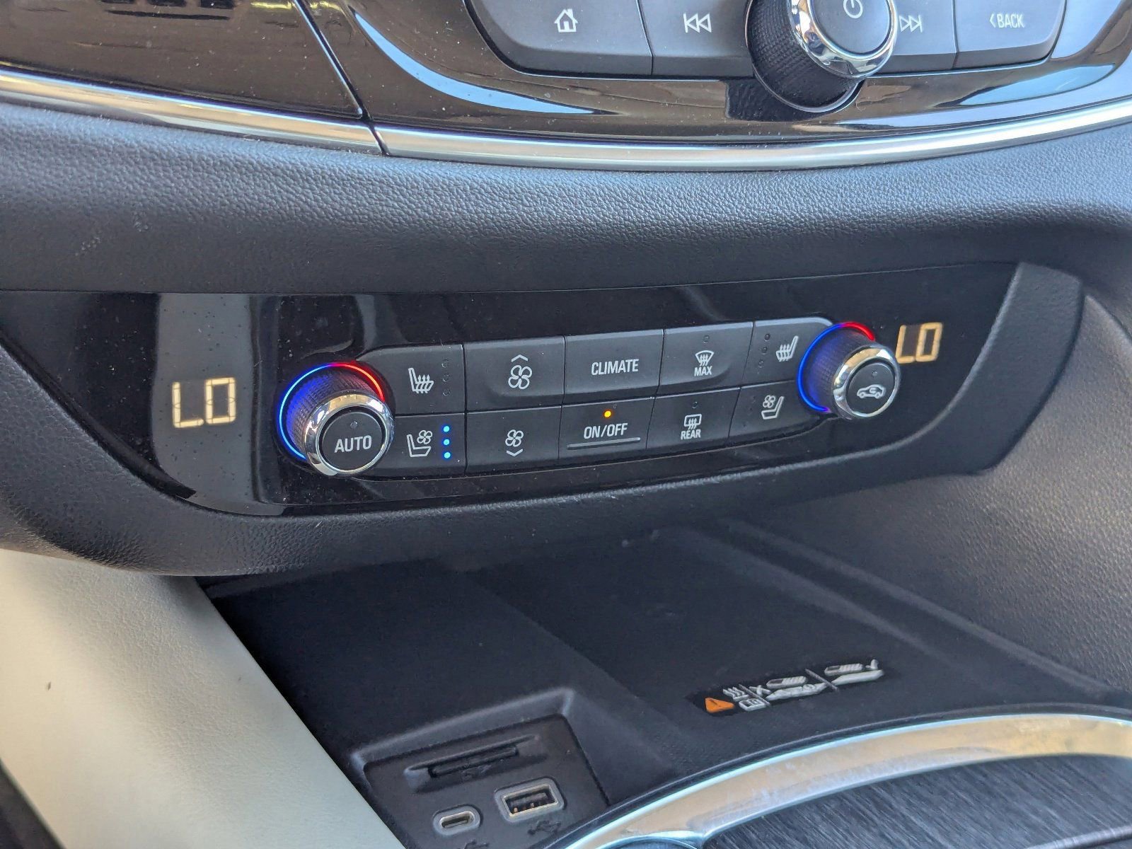 Used 2023 Buick Enclave Avenir w/ Avenir Technology Package image 29