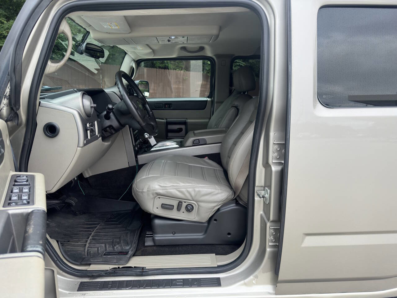 Used 2004 HUMMER H2 Base 4WD 4dr SUV image 4