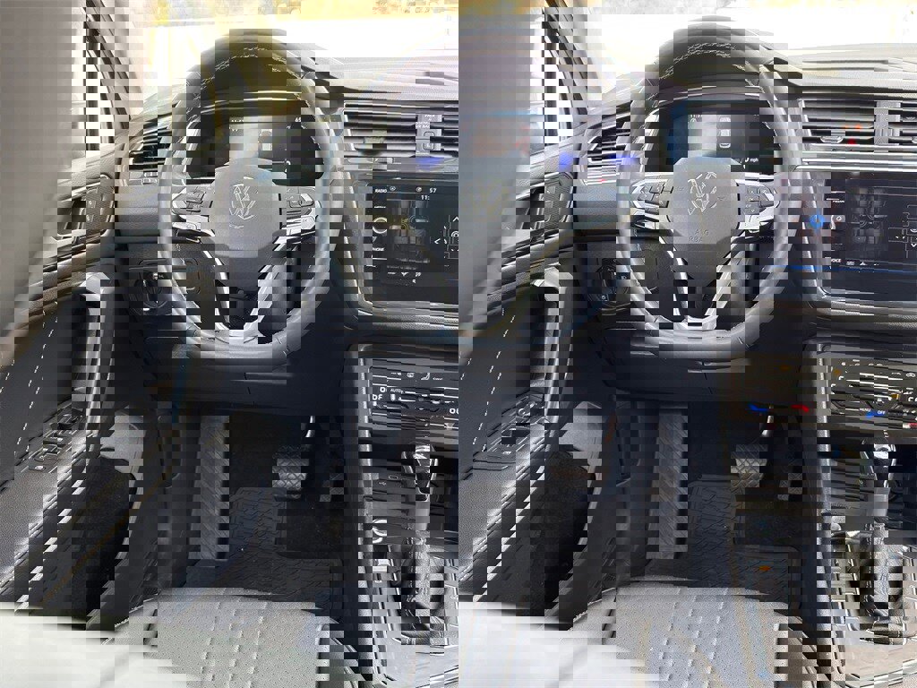 Used 2022 Volkswagen Tiguan SE image 26