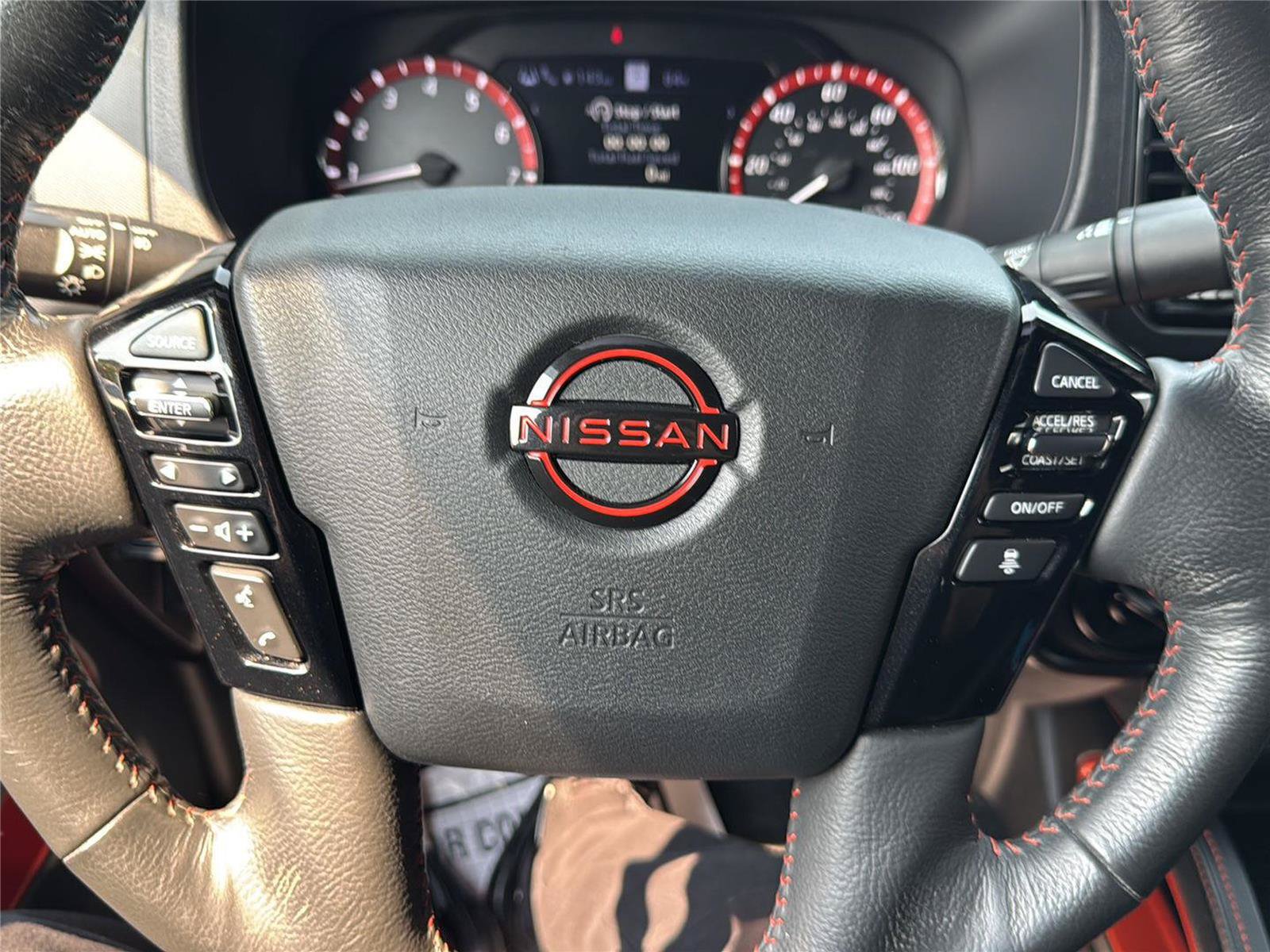 Used 2023 Nissan Frontier PRO-4X w/ Pro Convenience Package AWD/4WD image 16