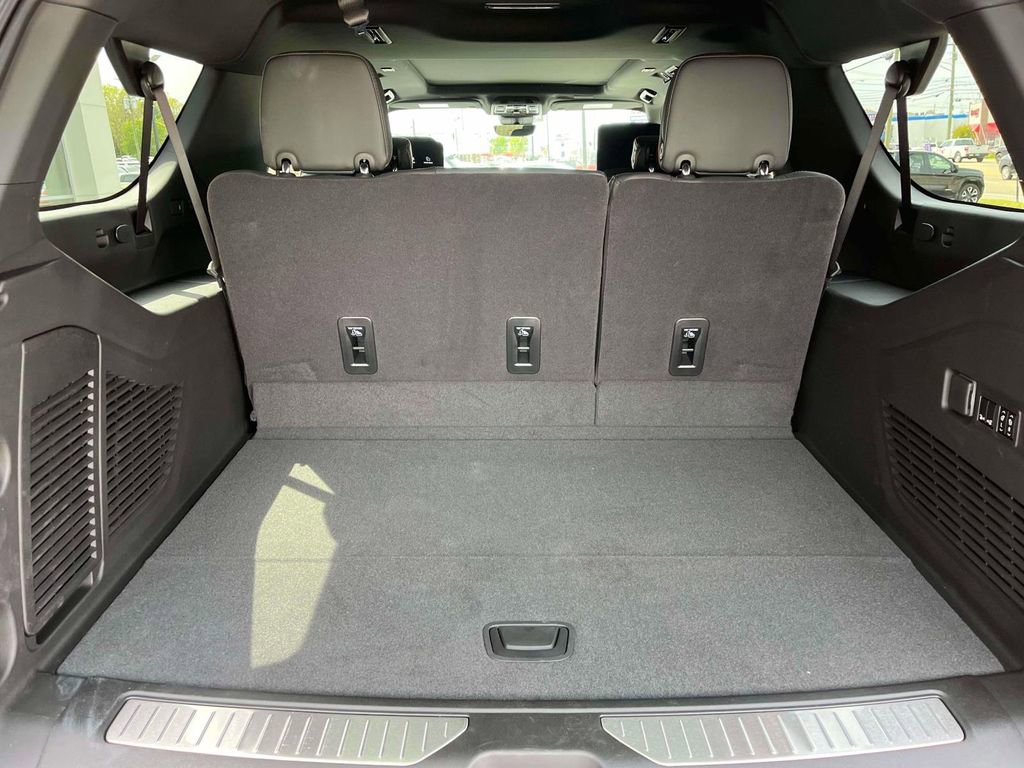 New 2026 GMC Yukon XL AT4 w/ AT4 Premium Plus Package AWD/4WD image 19