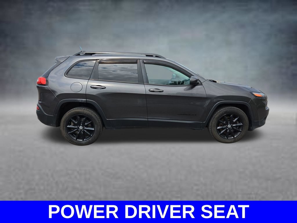 Used 2014 Jeep Cherokee Latitude w/ Comfort/Convenience Group AWD/4WD image 4
