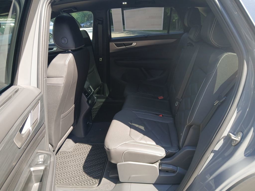 New 2026 Volkswagen Atlas Cross Sport SE image 24