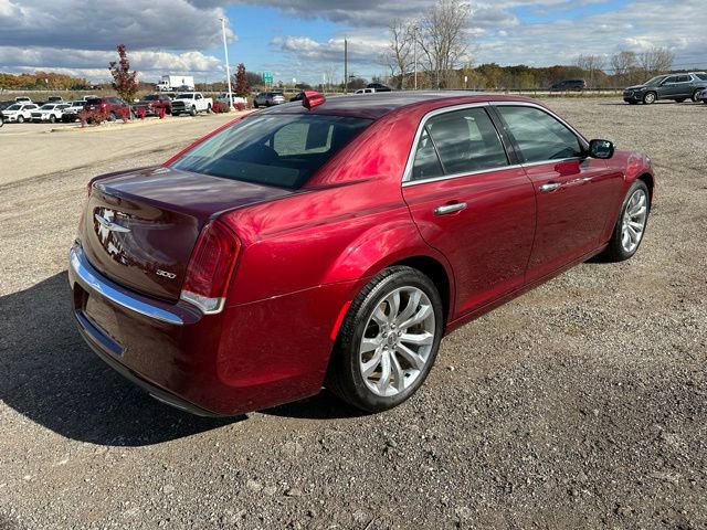 Used 2018 Chrysler 300 Limited image 6