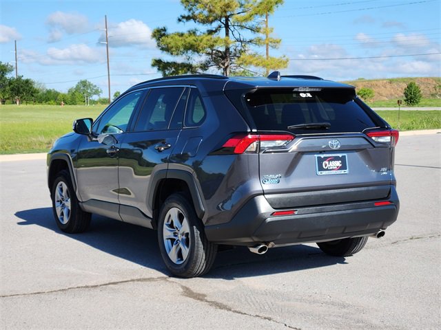 Used 2023 Toyota RAV4 XLE image 5
