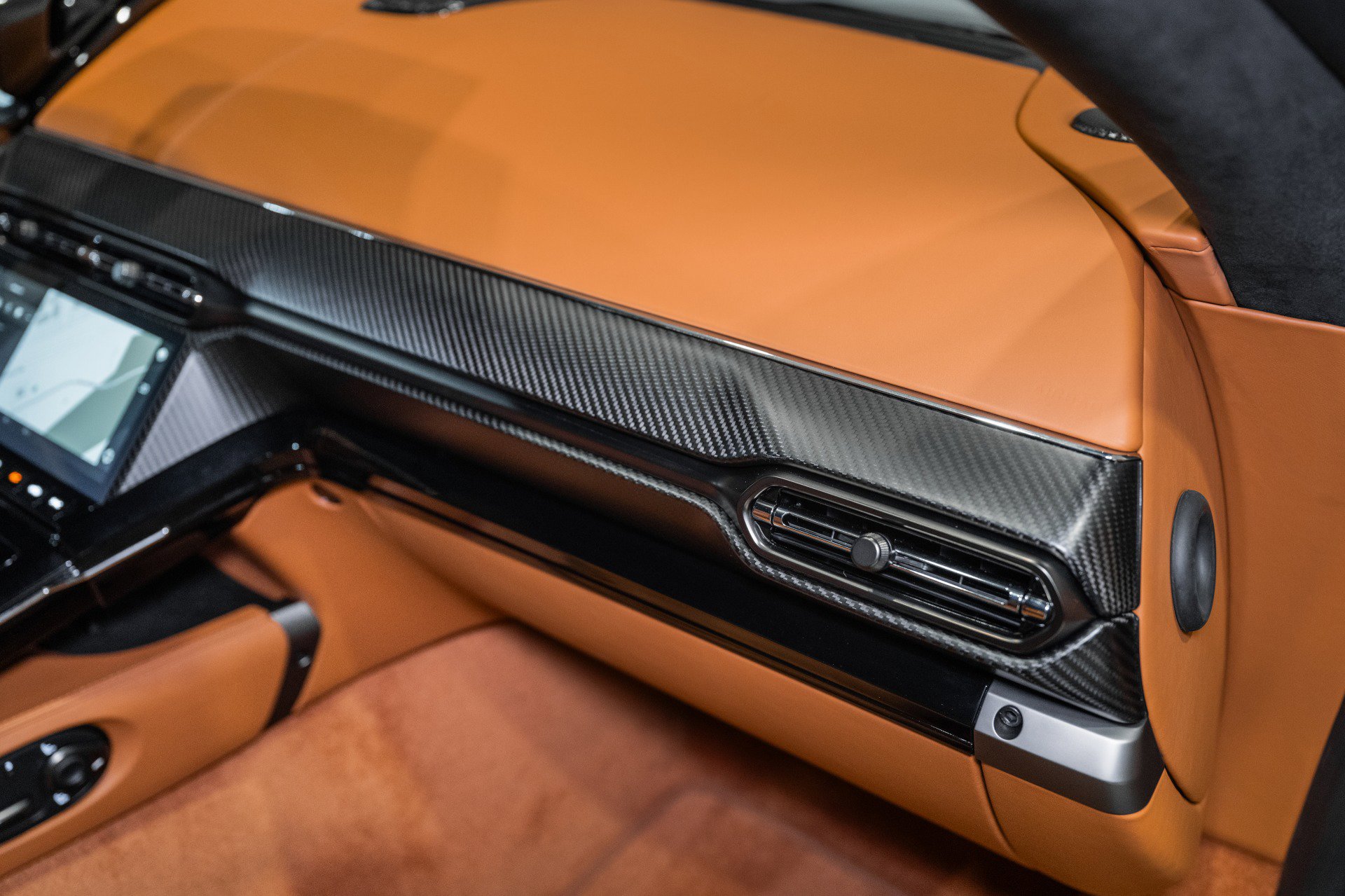 New 2026 Aston Martin V8 Vantage S RWD image 35