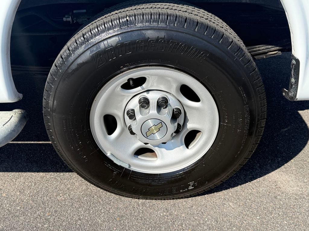 Used 2024 Chevrolet Express 2500 w/ Driver Convenience Package image 36
