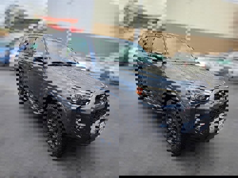 Used 2016 Toyota 4Runner SR5 image 5