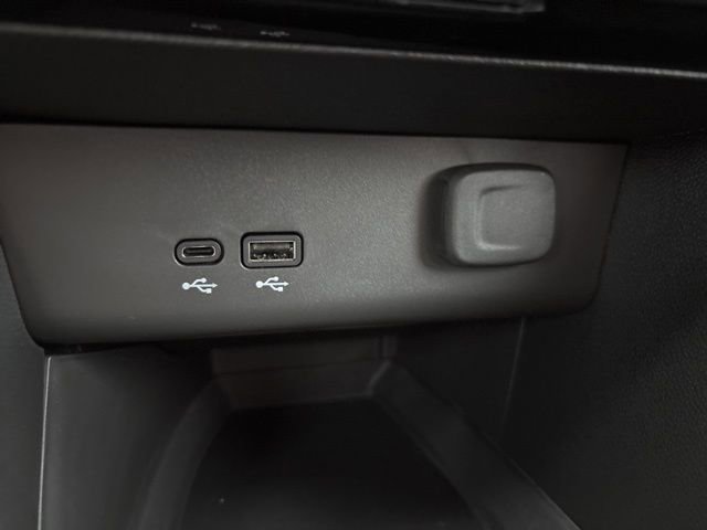 Used 2026 Buick Encore GX Sport Touring w/ Comfort Package image 18