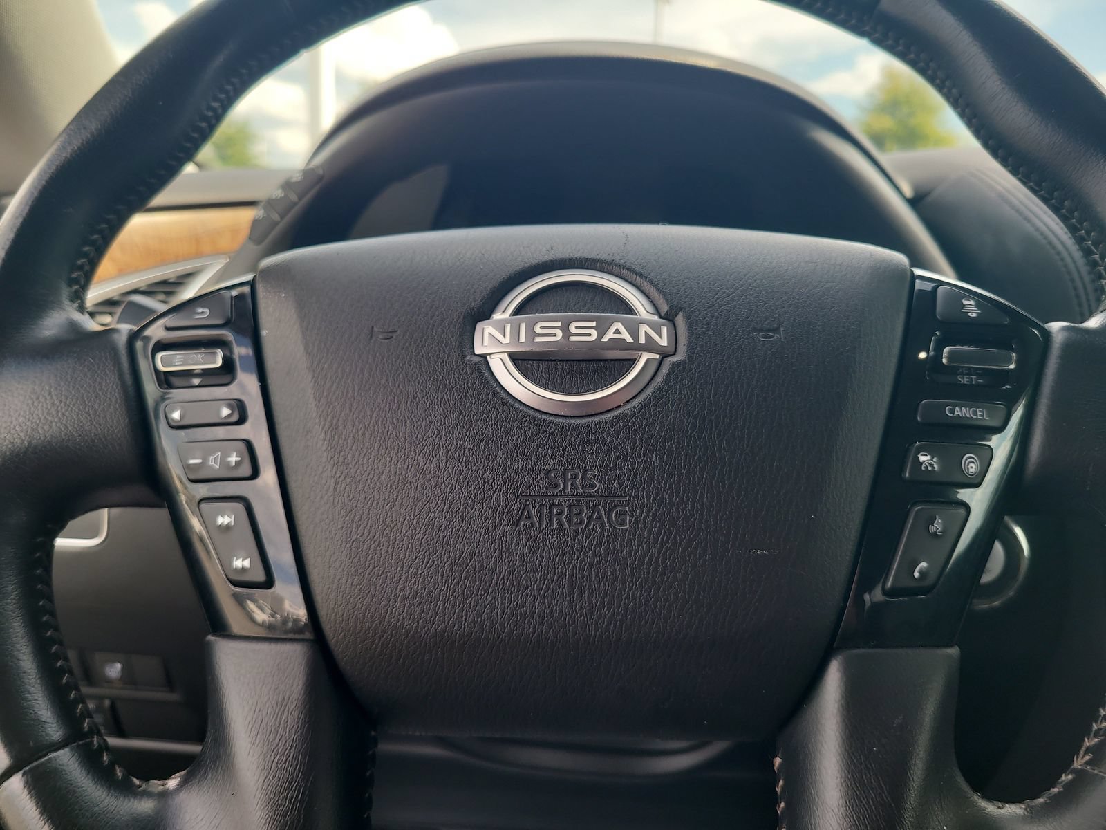 Used 2021 Nissan Armada SL w/ Captain's Chairs Package RWD image 13