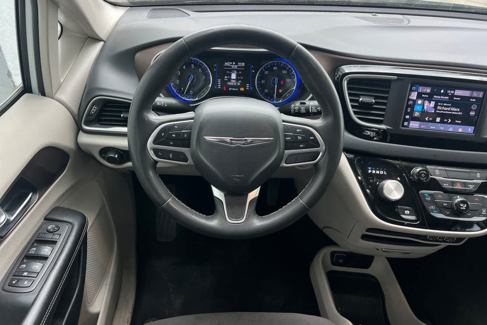 Used 2022 Chrysler Voyager LX FWD image 15