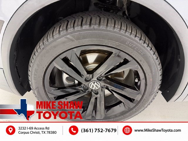 Used 2023 Volkswagen Tiguan SE R-Line FWD image 7