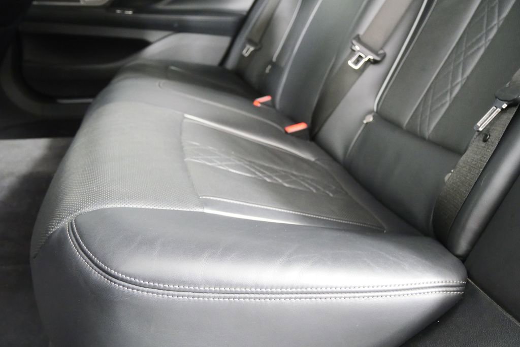 Used 2022 BMW 740i w/ Premium Package RWD image 14