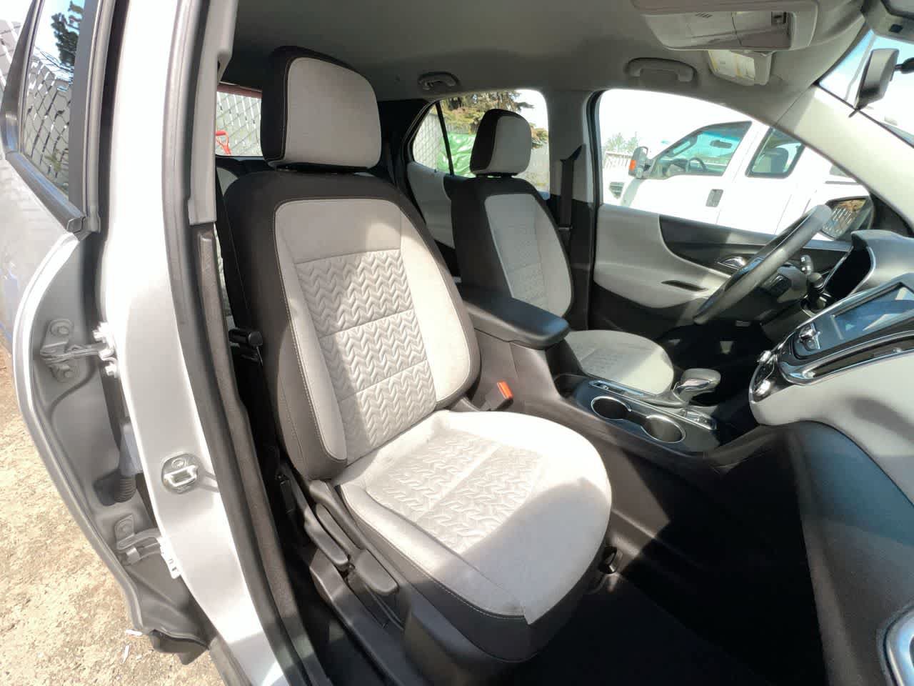 Used 2022 Chevrolet Equinox LS w/ Driver Confidence II Package AWD/4WD image 28