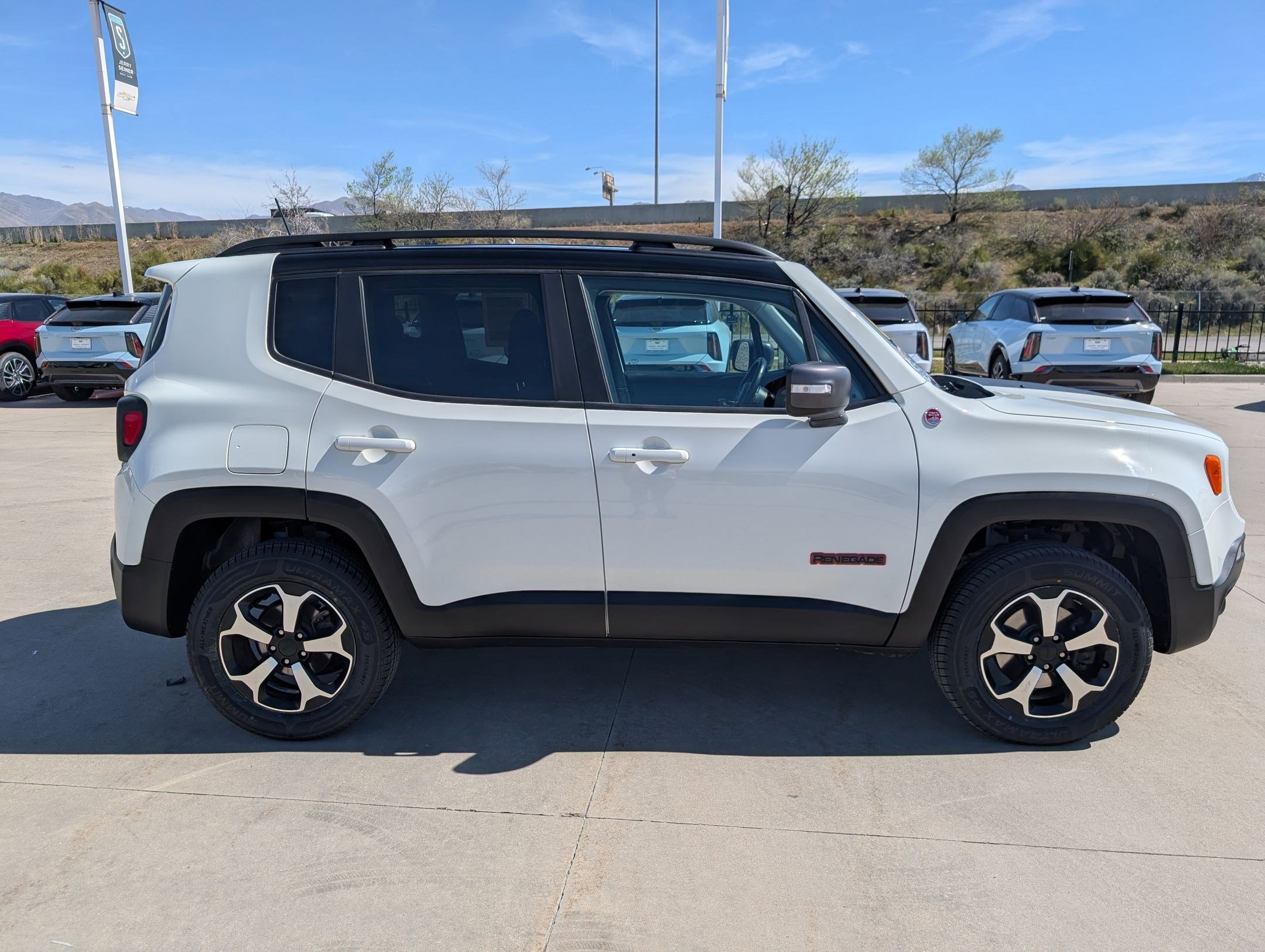 Used 2021 Jeep Renegade Trailhawk AWD/4WD image 6