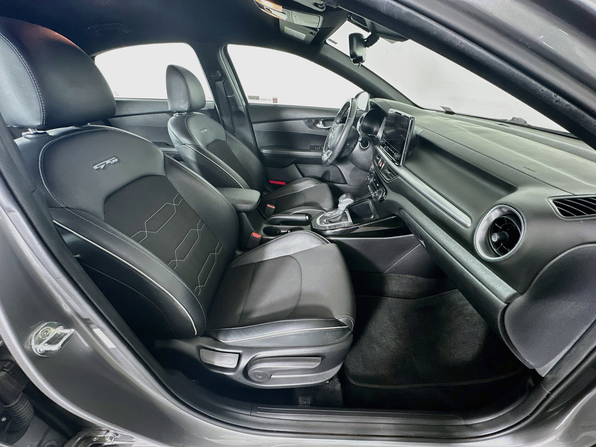 Used 2022 Kia Forte GT-Line FWD image 30