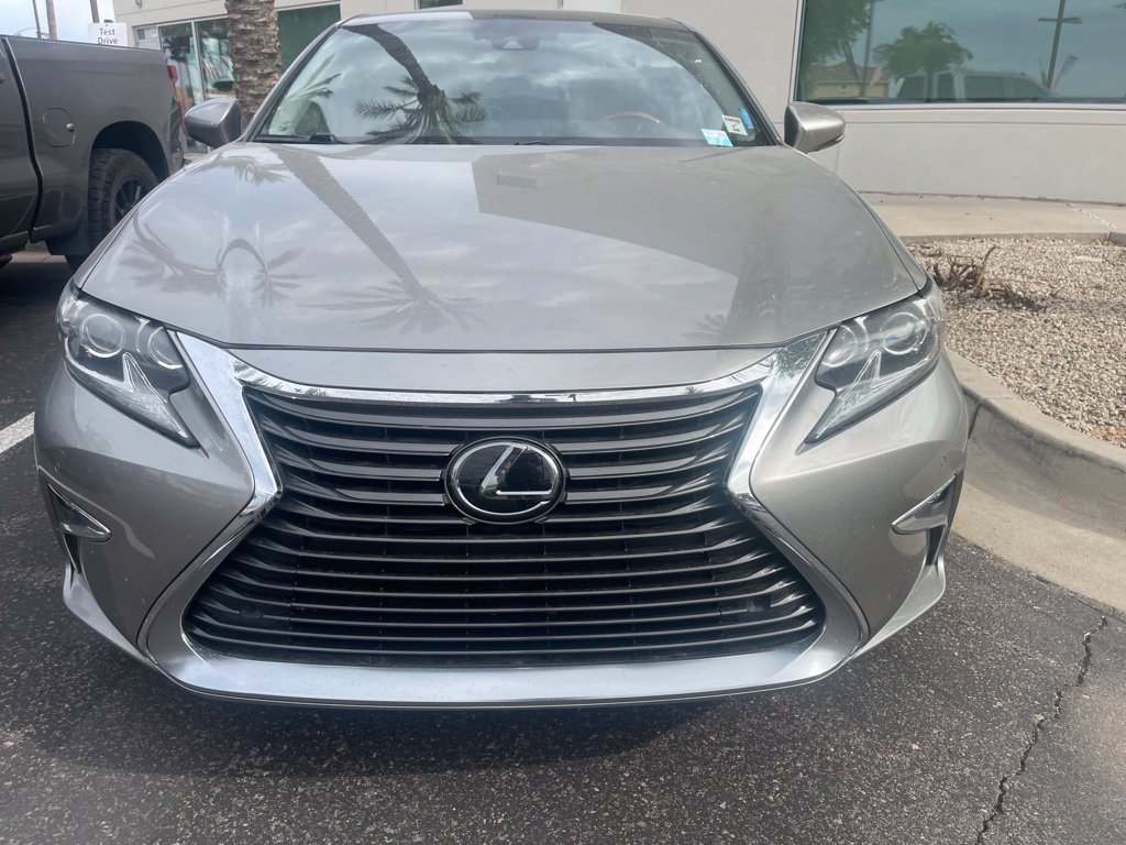 Used 2018 Lexus ES 350 w/ Luxury Package w/Wood Trim FWD image 2