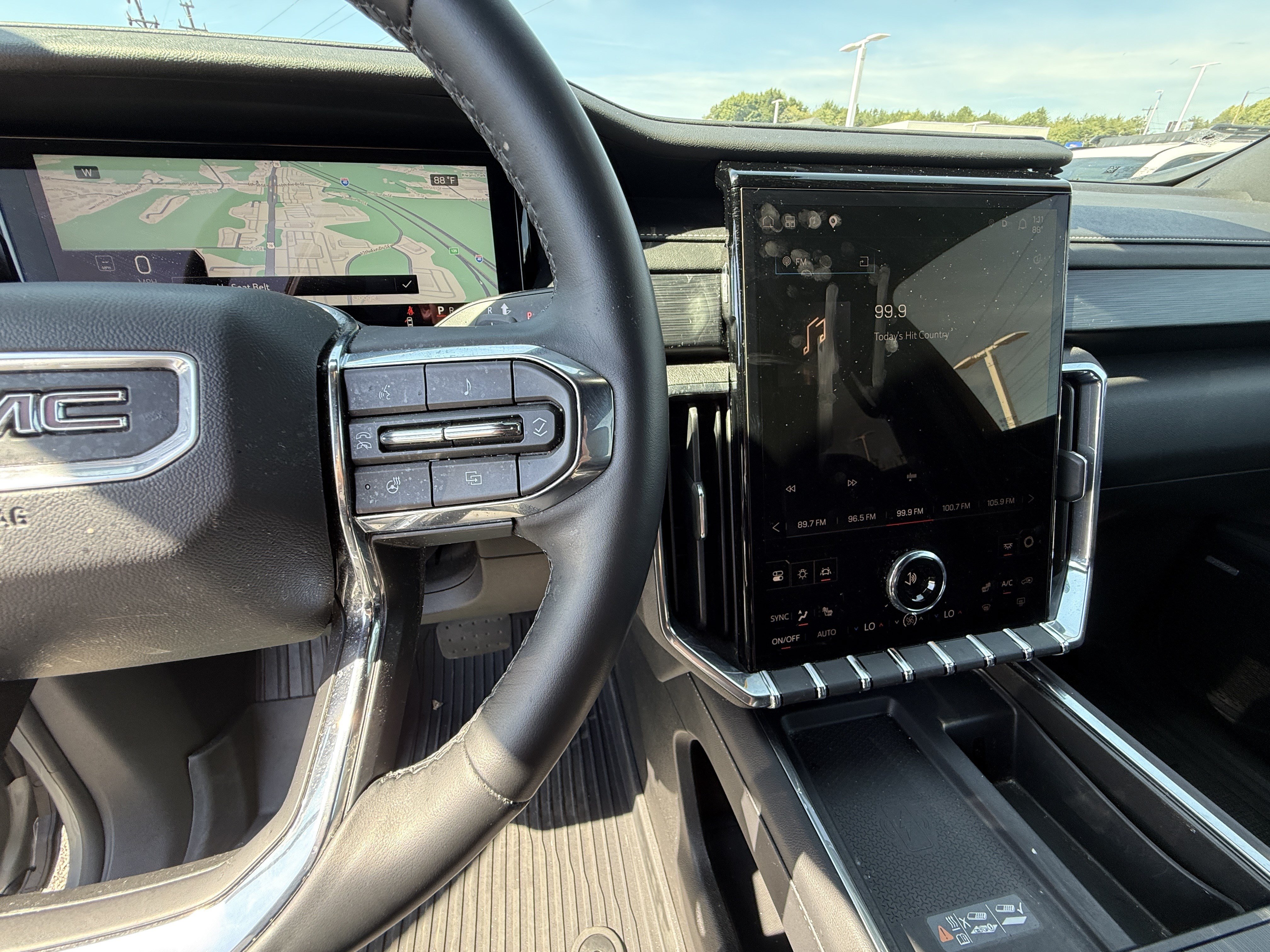 Used 2025 GMC Acadia Elevation w/ Elevation Premium Package FWD image 28